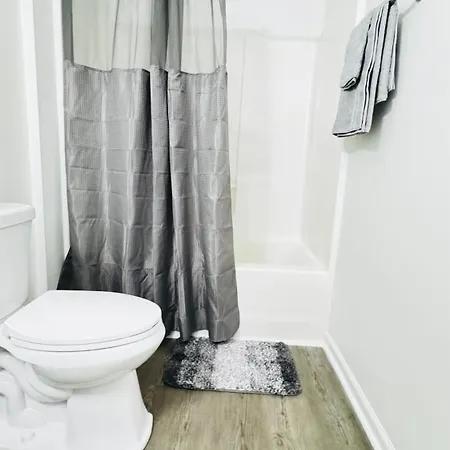 Homestay Cozy Escape, Private In With Shared Common Spaces