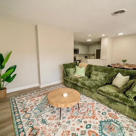 Uptown Luxe Retreat With Parking & Walk To Center * Charlotte