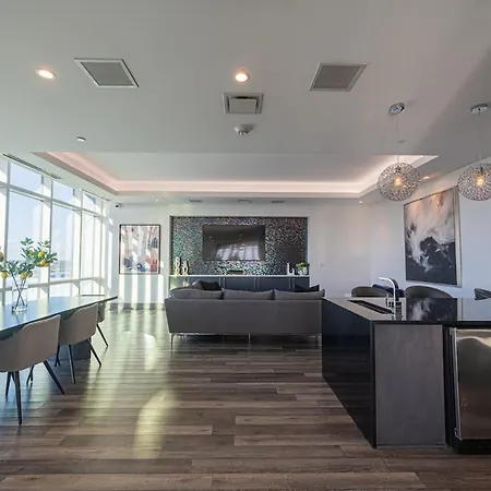Uptown Penthouse * Charlotte