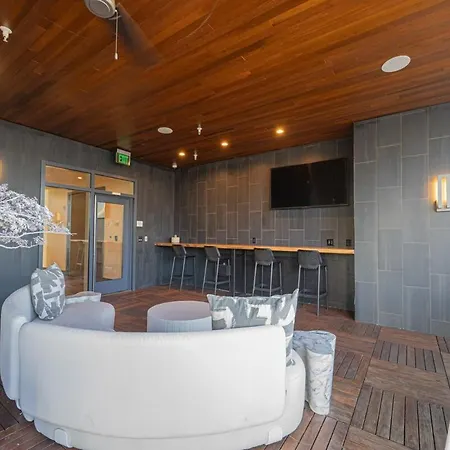 Uptown Penthouse Charlotte