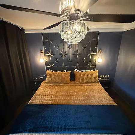 Holiday home Luxurious Getaway At Js Place