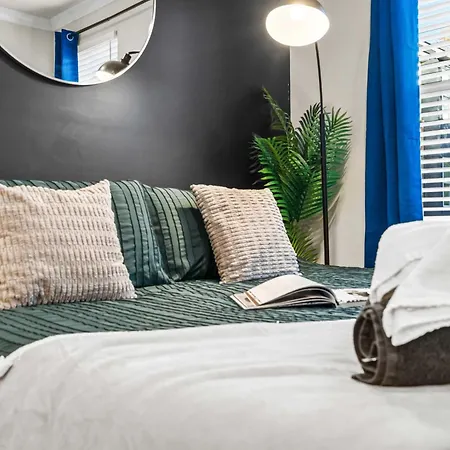 Luxurious King 3br Townhouse Mins To Uptown Clt! * Charlotte
