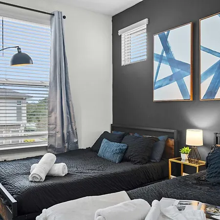 4br King Bed Luxe Amenities Airport Apartment *