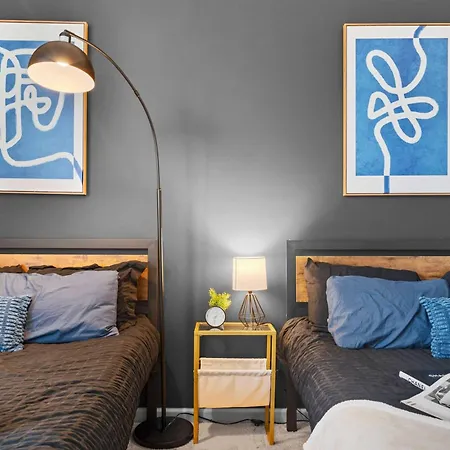 Apartment 4br King Bed Luxe Amenities Airport