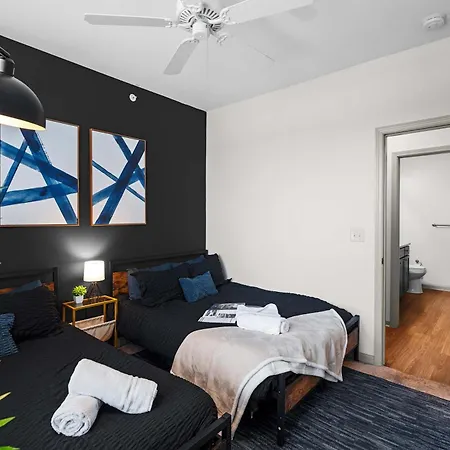 4br King Bed Luxe Amenities Airport