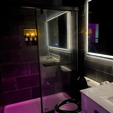 Holiday home Luxurious Getaway At Js Place *