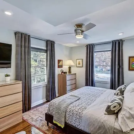 Myers Park Gem Great Location Holiday home