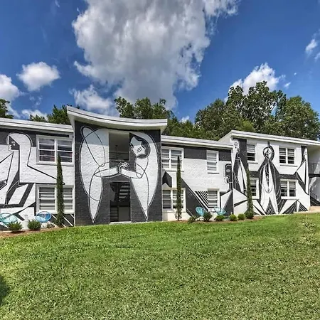 Myers Park Gem Great Location