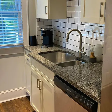 3 Mi To Dtwn Charlotte! Quiet Haven W/ Fenced Yard Holiday home *