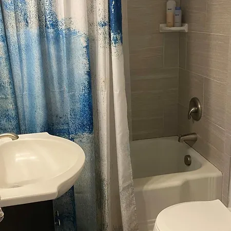 Holiday home 3 Mi To Dtwn Charlotte! Quiet Haven W/ Fenced Yard Charlotte
