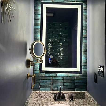 Luxurious Getaway At Js Place