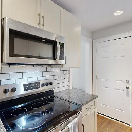 3 Mi To Dtwn Charlotte! Quiet Haven W/ Fenced Yard Holiday home