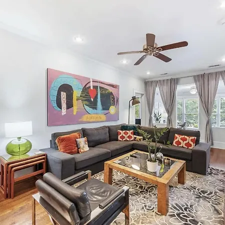 Light Filled 2 Bedroom In Myers Park With A Porch Apartment Charlotte