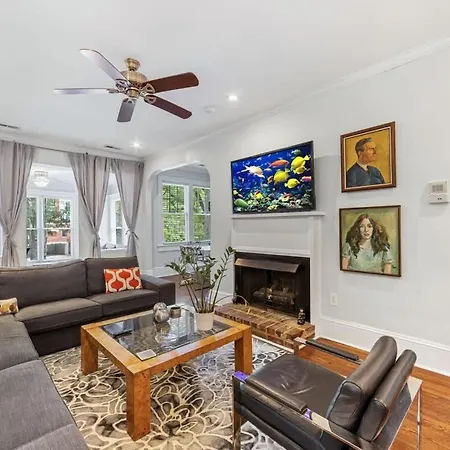 Light Filled 2 Bedroom In Myers Park With A Porch Apartment *