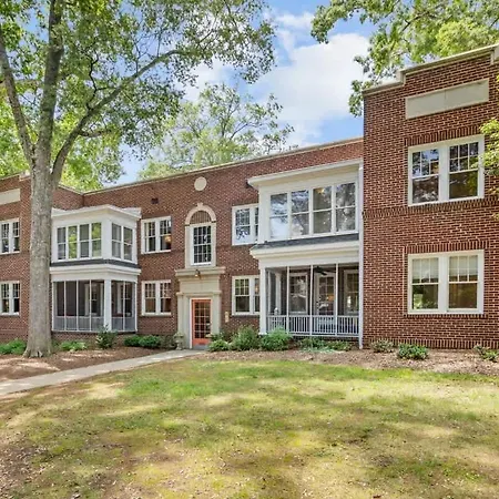 Light Filled 2 Bedroom In Myers Park With A Porch Apartment Charlotte