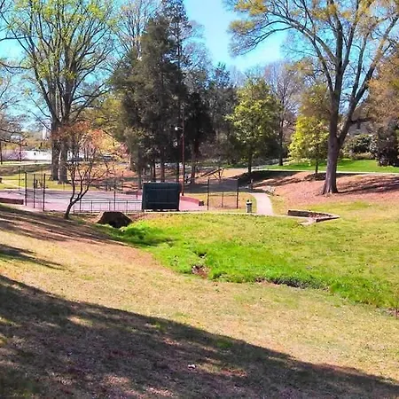 Apartment Light Filled 2 Bedroom In Myers Park With A Porch Charlotte