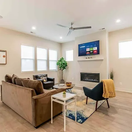 Holiday home Cozy 3br Retreat With Patio Prime Spot *