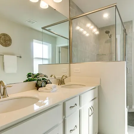 3 Mi To Wylie! Modern Townhome Charlotte