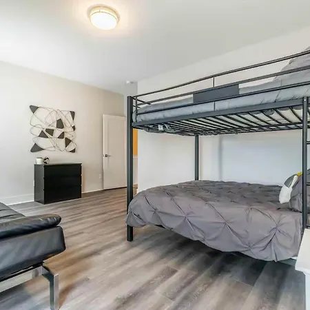 Holiday home Cozy 3br Retreat With Patio Prime Spot Charlotte