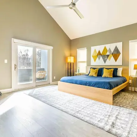 Cozy 3br Retreat With Patio Prime Spot * Charlotte