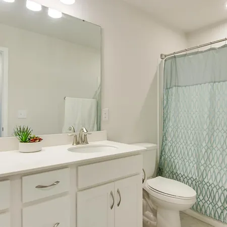 3 Mi To Wylie! Modern Townhome Holiday home Charlotte