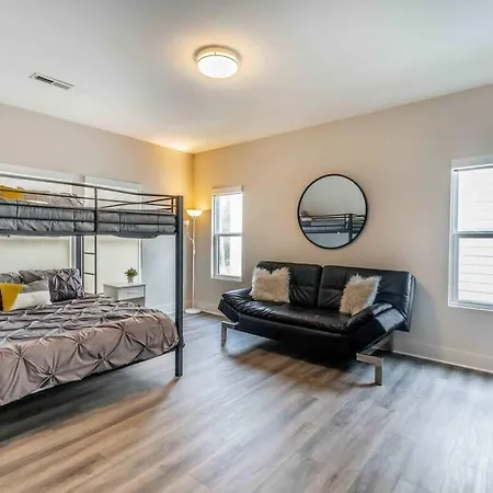 Holiday home Cozy 3br Retreat With Patio Prime Spot Charlotte