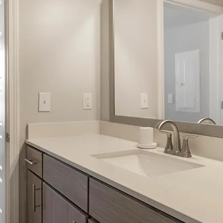 Landing Modern 1Bd Yoga Studio Gym