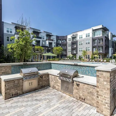 Landing Modern 1Bd Yoga Studio Gym Charlotte
