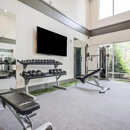 Landing Modern 1Bd Yoga Studio Gym * Charlotte