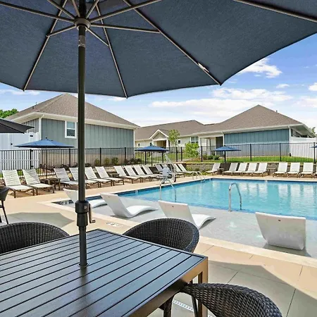 Landing - Zora Apartment Charlotte
