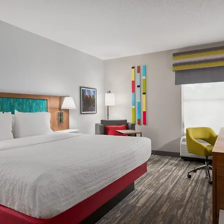 Hotel Hampton & Arrowood Rd 3*