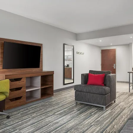 Hotel Hampton & Arrowood Rd Charlotte