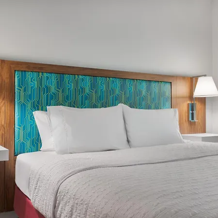 Hampton & Arrowood Rd Hotel Charlotte