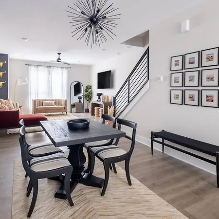 Rooftop King Beds Near Light Rail & Loso Holiday home *