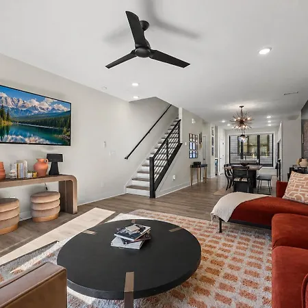 Rooftop King Beds Near Light Rail & Loso Holiday home