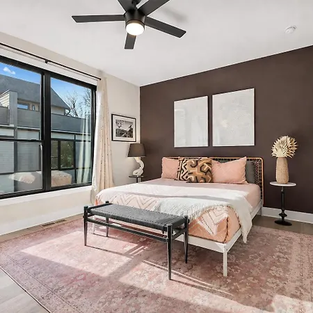 Rooftop King Beds Near Light Rail & Loso Holiday home Charlotte