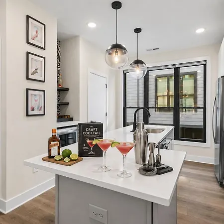 Holiday home Rooftop King Beds Near Light Rail & Loso Charlotte