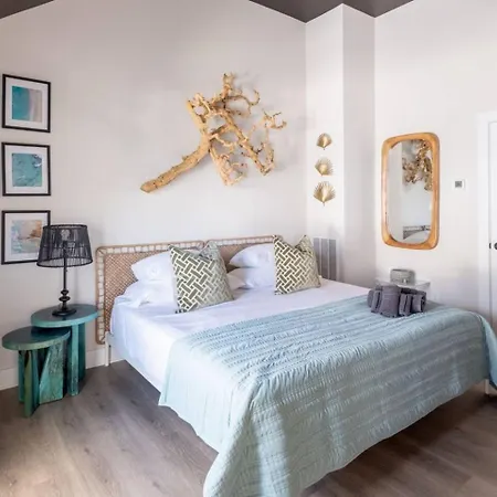 Holiday home Rooftop King Beds Near Light Rail & Loso *