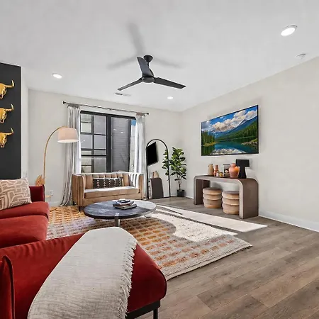 Holiday home Rooftop King Beds Near Light Rail & Loso Charlotte
