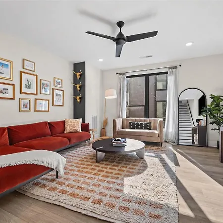 Holiday home Rooftop King Beds Near Light Rail & Loso Charlotte