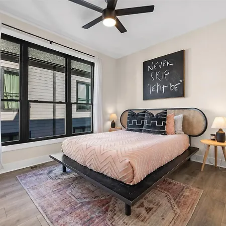 Rooftop King Beds Near Light Rail & Loso * Charlotte