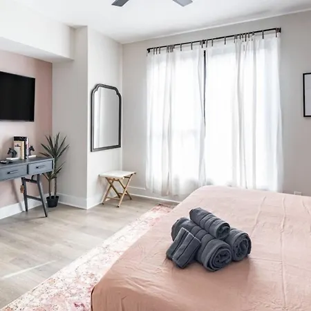 Rooftop King Beds Near Light Rail & Loso Holiday home *