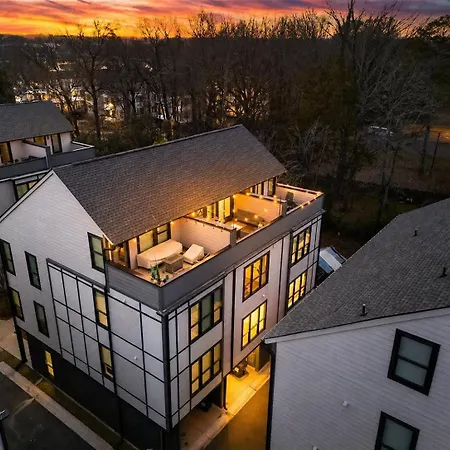 Rooftop King Beds Near Light Rail & Loso *