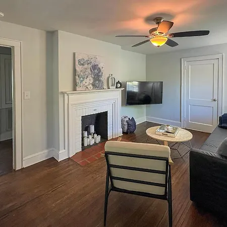 3 Mi To Dtwn Charlotte! Quiet Haven W/ Fenced Yard Holiday home *