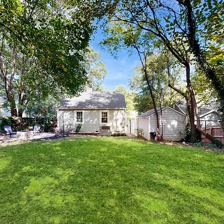 3 Mi To Dtwn Charlotte! Quiet Haven W/ Fenced Yard