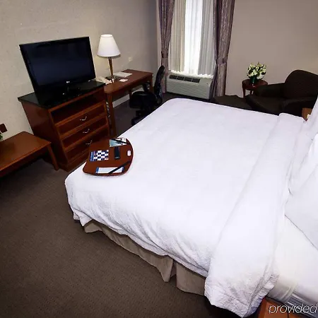 Hampton Uptown Hotel