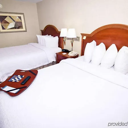 Hotel Hampton Uptown 3*