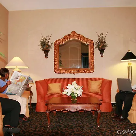 Hotel Hampton Uptown 3*