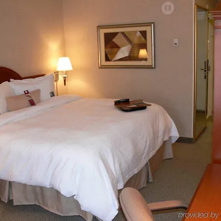 Hampton Uptown Hotel 3*