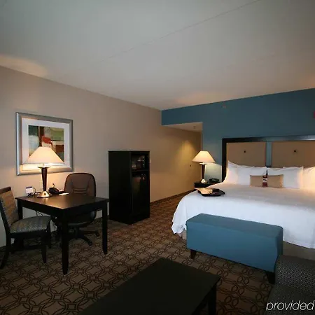 Hotel Hampton & Charlotte-airport 3*